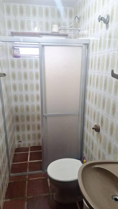 Quarto Para Quatro Pessoas A Duas Quadras Da Praia - Balneario Saint Etienne - Matinhos Exterior photo