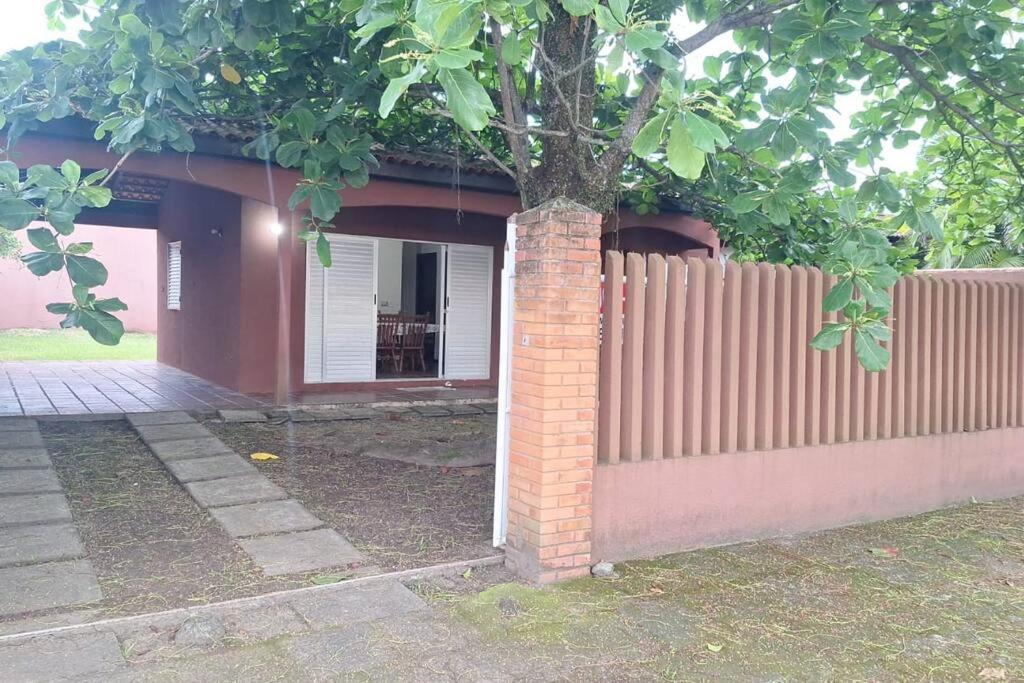 Quarto Para Quatro Pessoas A Duas Quadras Da Praia - Balneario Saint Etienne - Matinhos Exterior photo